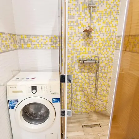 під лісом Volovets