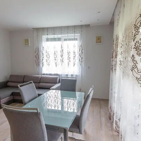 Hotel під лісом