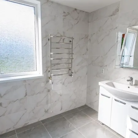 Hotel під лісом