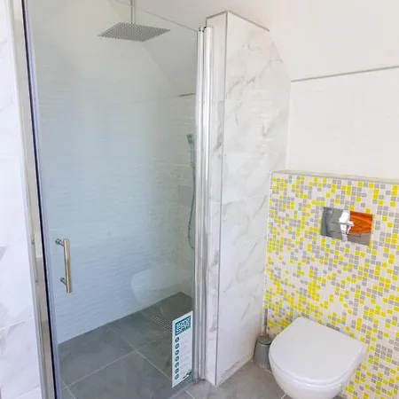 Hotell під лісом 3*