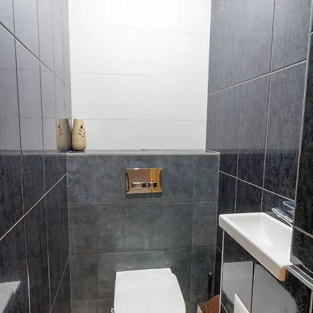 під лісом Volovets