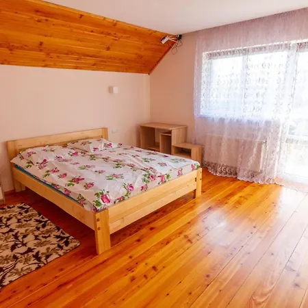 Hotel під лісом