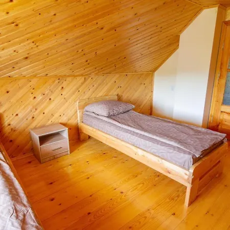 під лісом Hotel Volovets