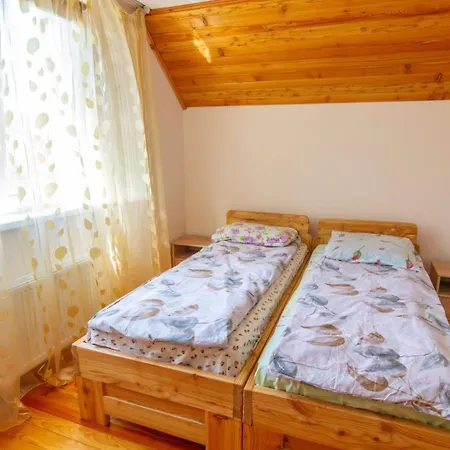 під лісом Volovets