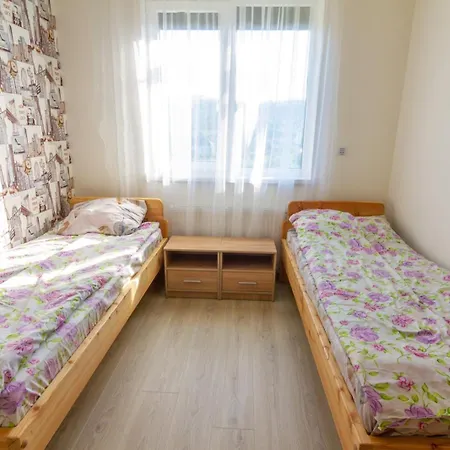 Отель під лісом