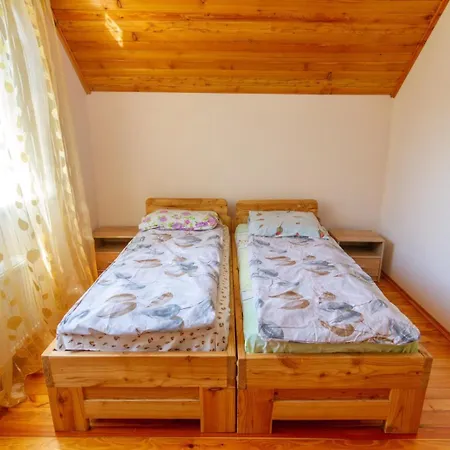Hotel під лісом Volovets