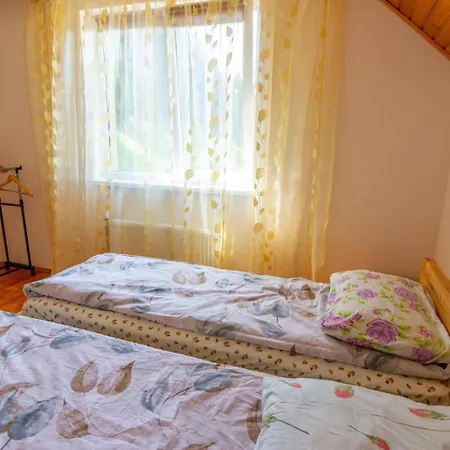 під лісом Отель 3*