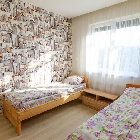 під лісом