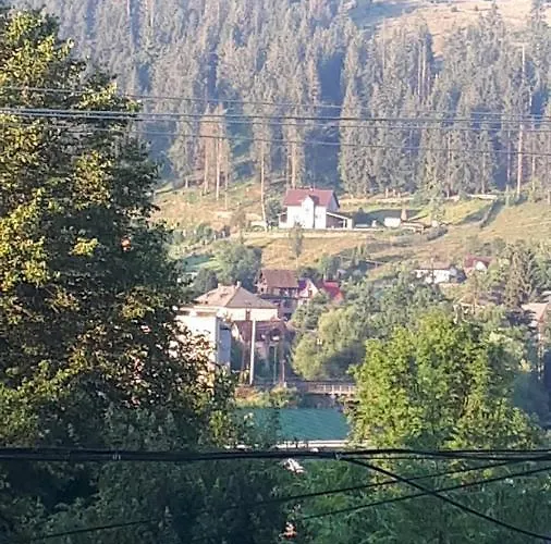 під лісом Ξενοδοχείο 3*