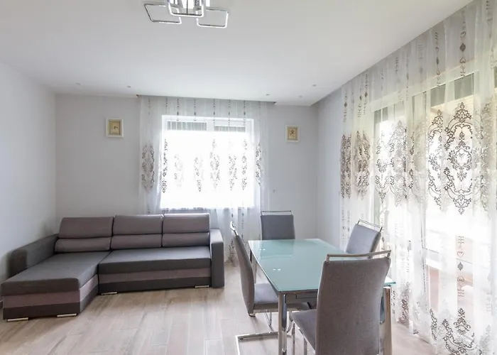 під лісом Ξενοδοχείο